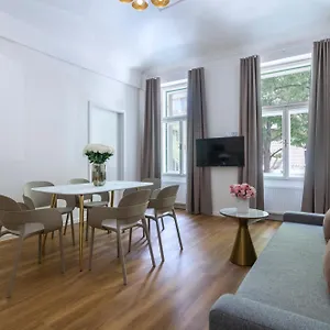 Encore Boutique By Dwellfort 4* براغ